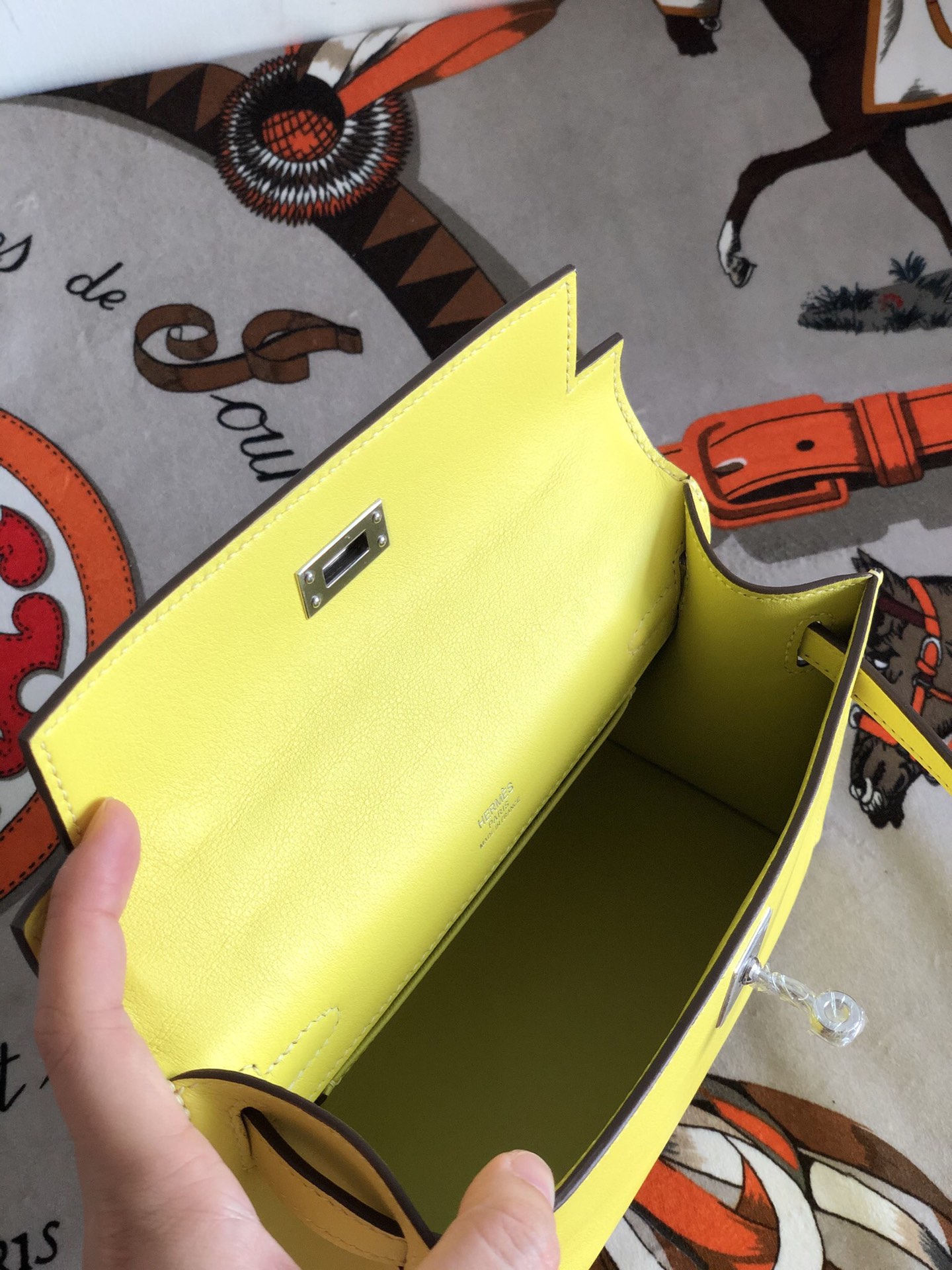 에르메스 미니 켈리백22 레몬 은장 스위프트